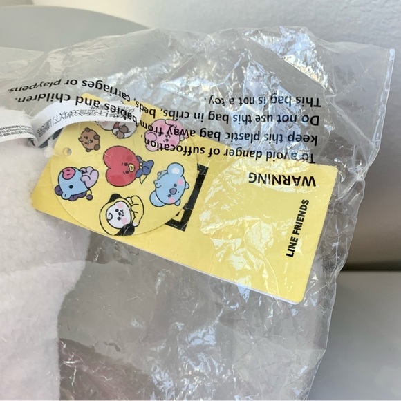 LINE FRIENDS BT21 RJ Baby Boucle Face Pillow - Picture 3 of 4